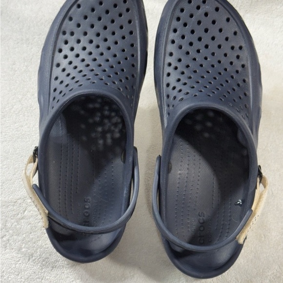 Mens Crocs Navy Blue And White Sz 11 Adjustable Strap
Closure - Picture 1 of 10